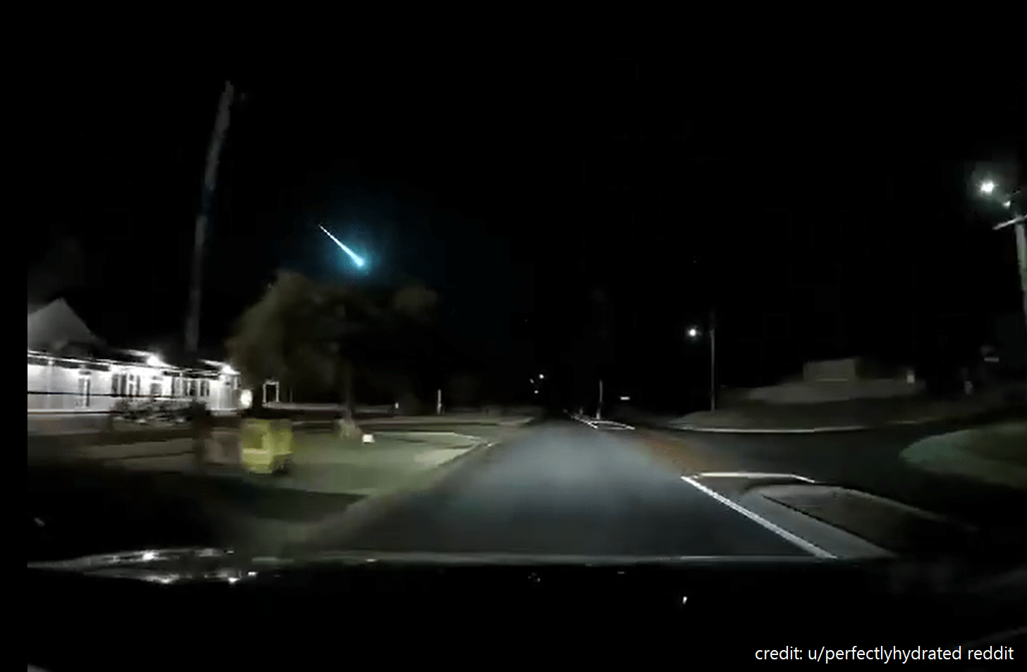 The Great Perth Meteor sends it over the sky