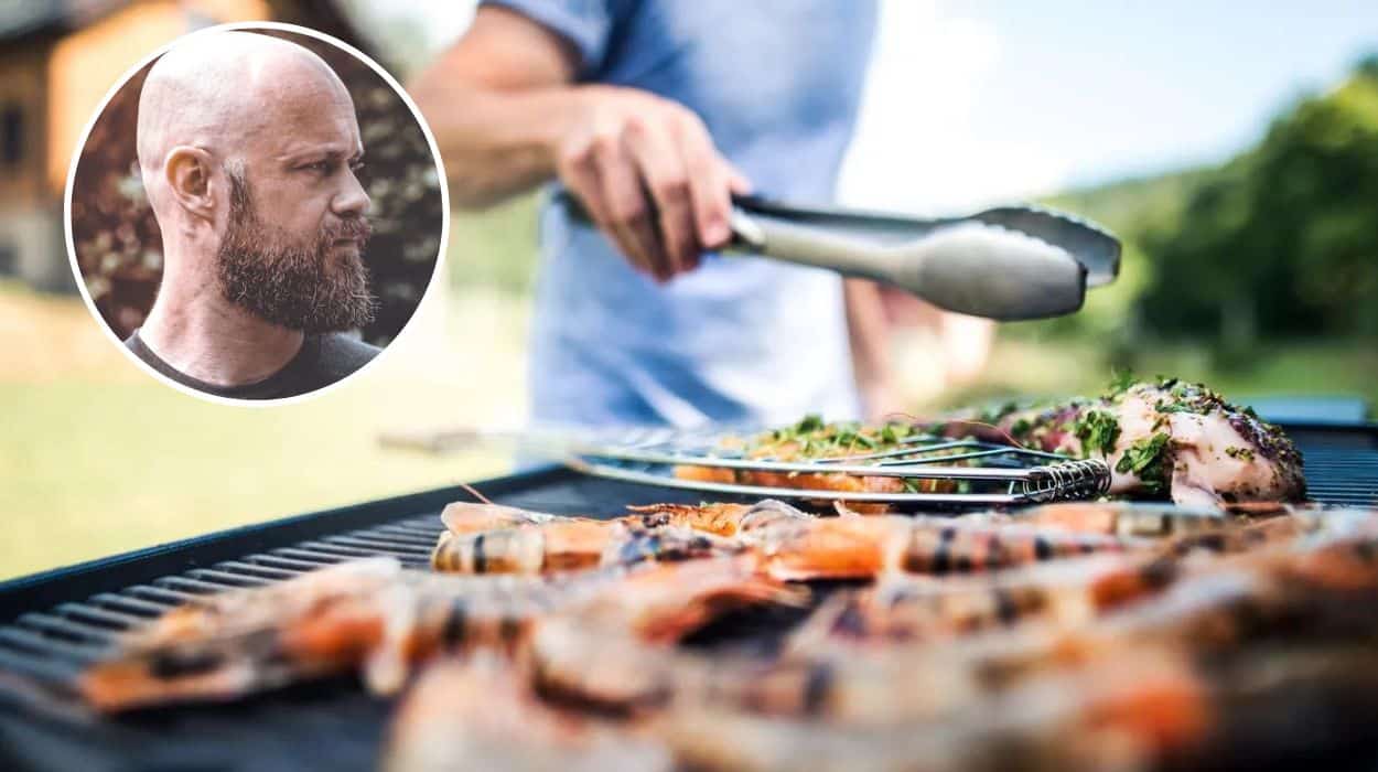 Man unceremoniously detonged after failing to double click them while barbequing
