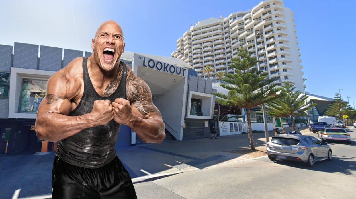 The Rock avoids detection in Perth by blending in seamlessly at The Lookout